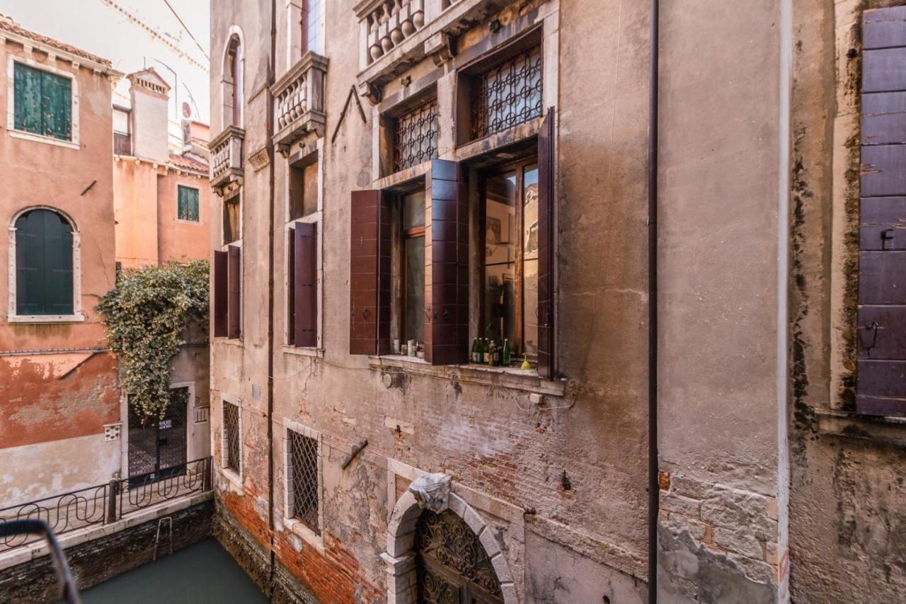 Fenice Backstage Over Canal Venedig Exteriör bild