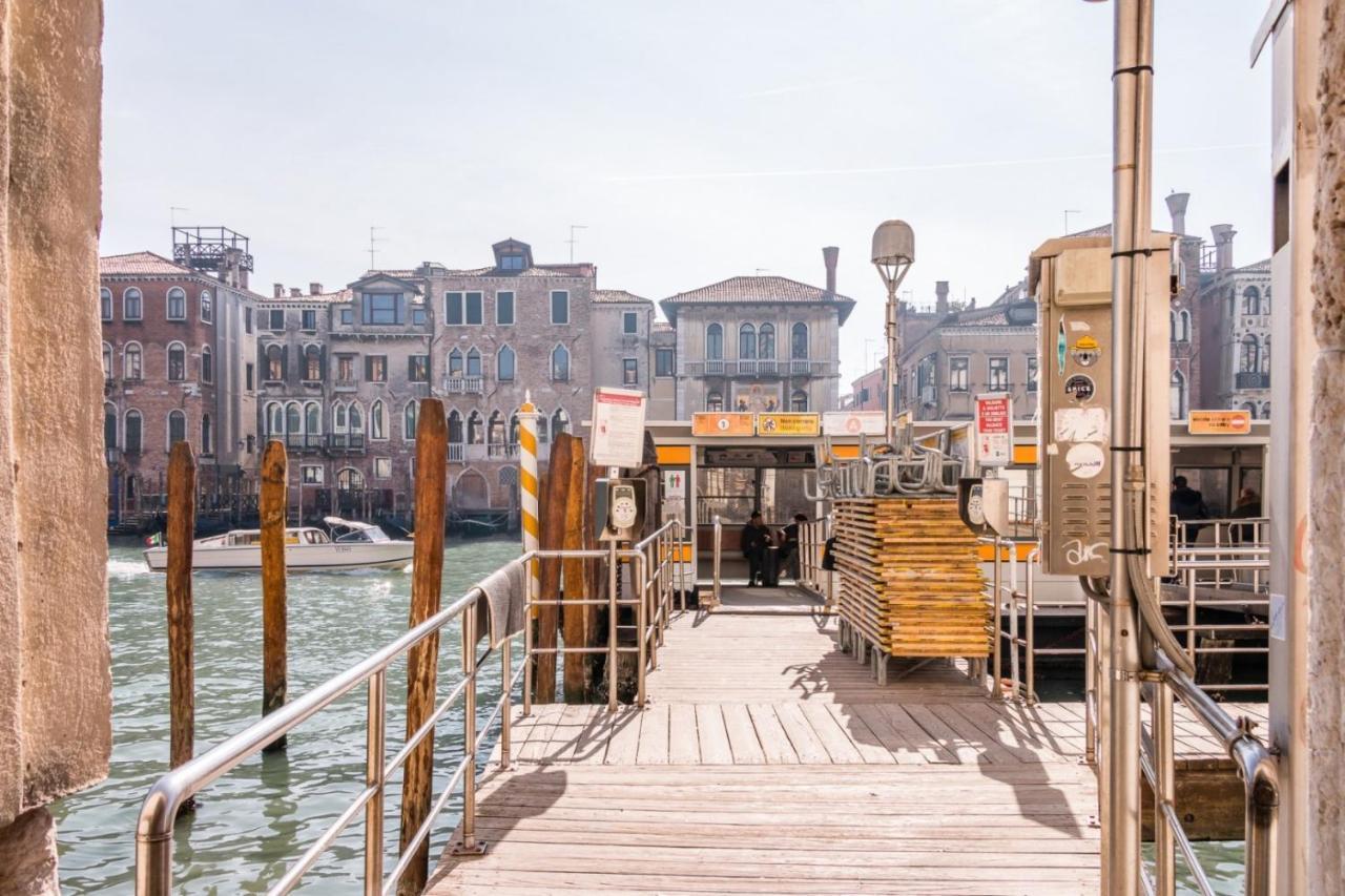 Fenice Backstage Over Canal Venedig Exteriör bild